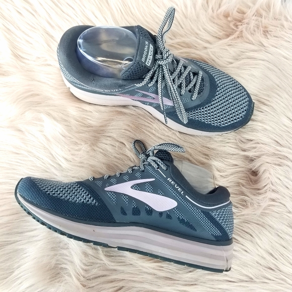brooks gray shoes